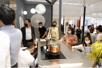 豪利777不锈钢橱柜好不好？从投资角度浅谈橱柜加盟前景