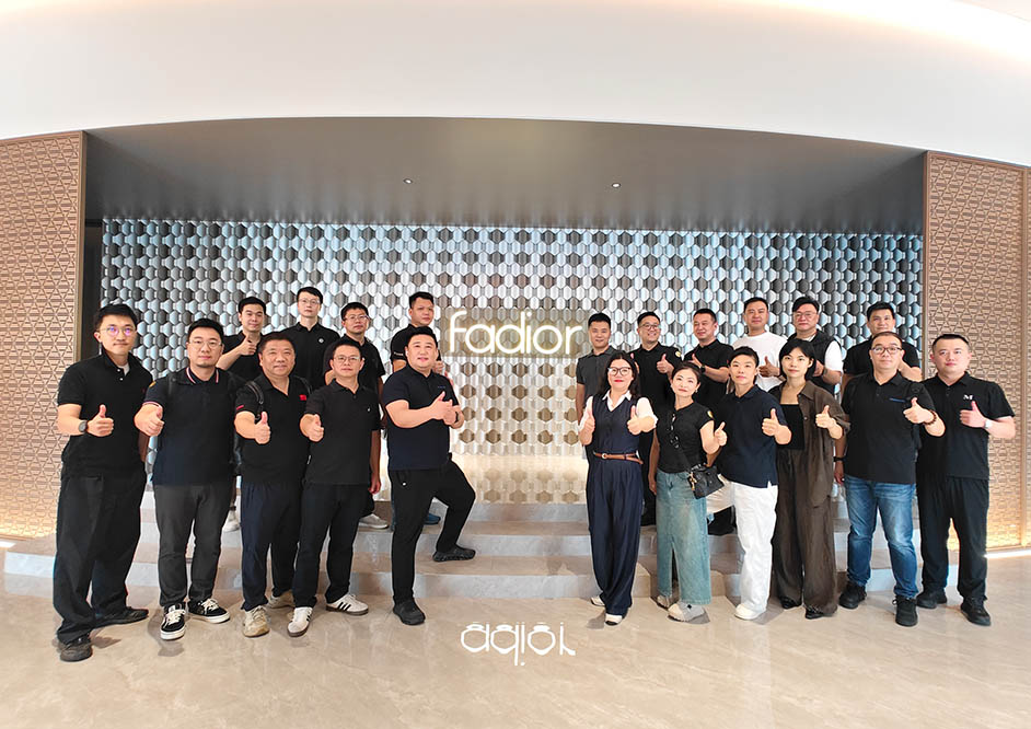 钢筑高定·聚力共生|红星美凯龙1号店团队走进豪利777总部调研交流